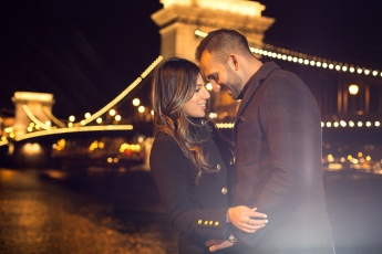 E-session Photography by the Chain Bridge