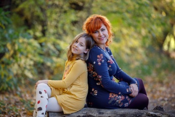 Mutter und Tochter fotografieren in Ungarn