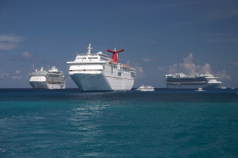 Cruiseships at Grand Cayman