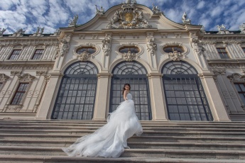 Wedding Photography by the Belvedere Palace, Vienna
