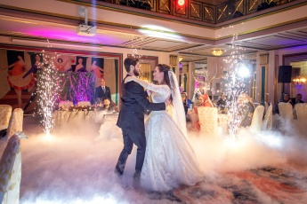 Erster Tanz bei einer arabischen Hochzeit im Libanon